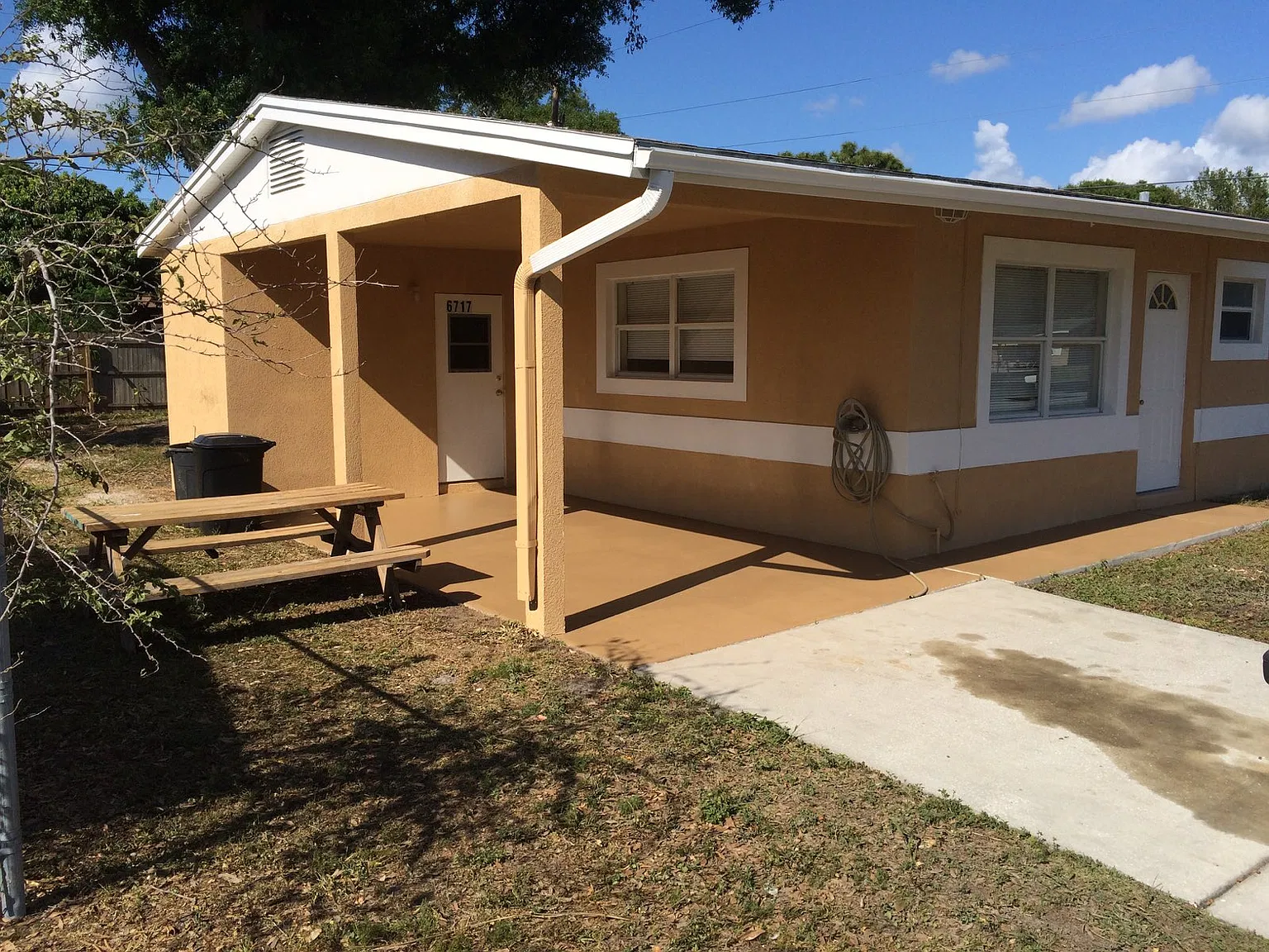 3 bed, 846 sqft, $1,915 — Photo 3