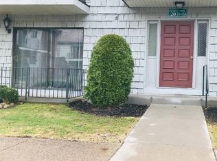 20 Great Wood Ct, Fairport, NY 14450