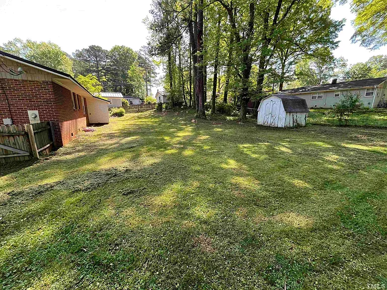 207 W Boundary St — Photo 16