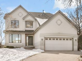 10509 Spyglass Dr, Eden Prairie, MN 55347