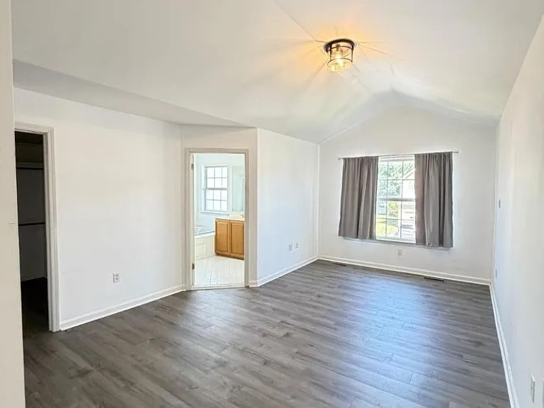373 Stonehenge Dr — Photo 9