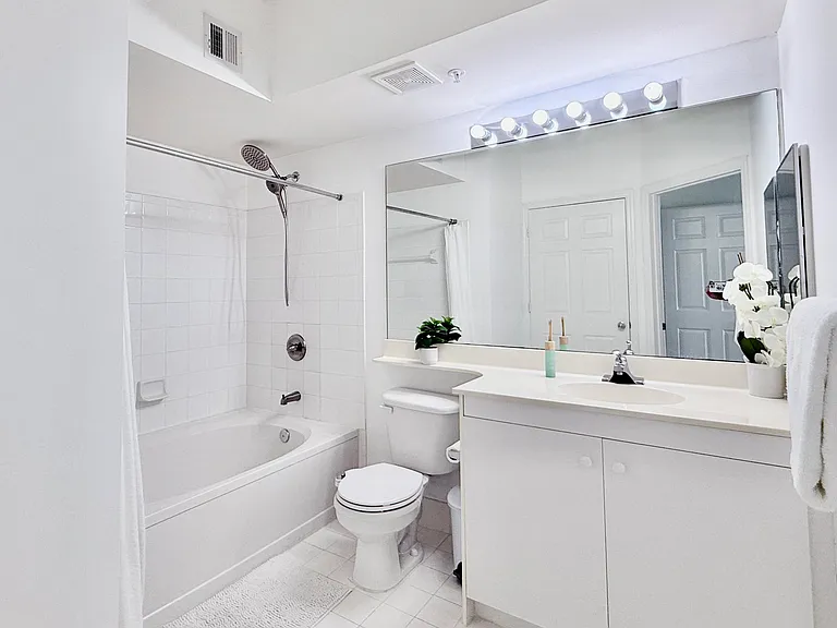 4404 Tuscany Way #4404 — Photo 14