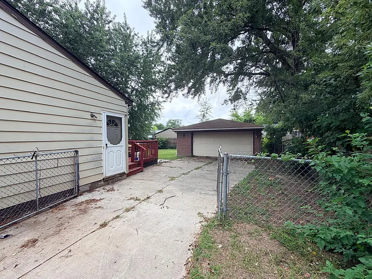 30058 Halecreek St — Photo 14