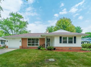 1121 Carswell Ave, Elk Grove Village, IL 60007