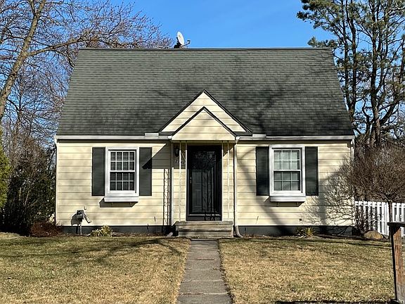 2nd image of 2769 Parkwood Ave