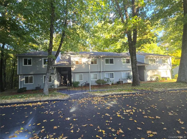 160 Carriage Court #D, Yorktown Heights, NY 10598