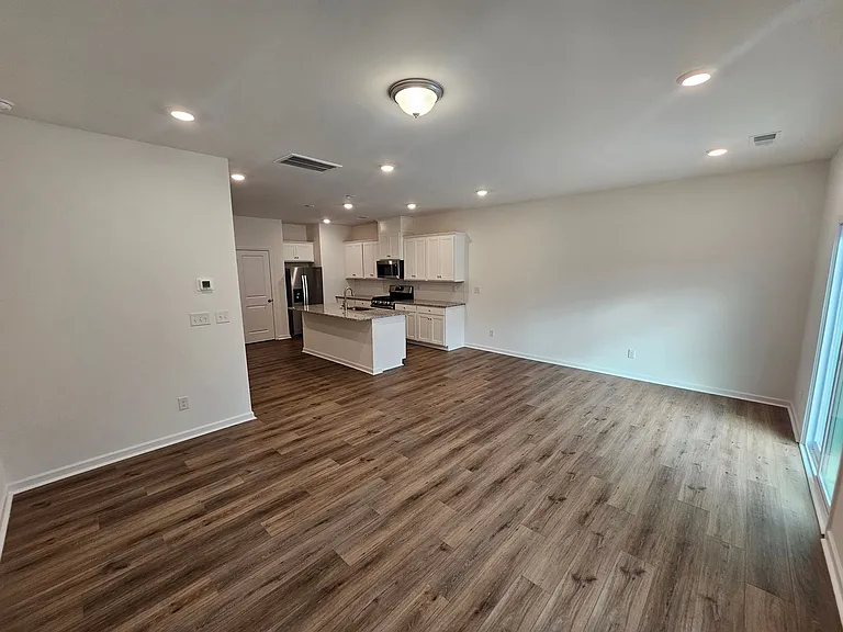 780 Earhart St NW — Photo 12