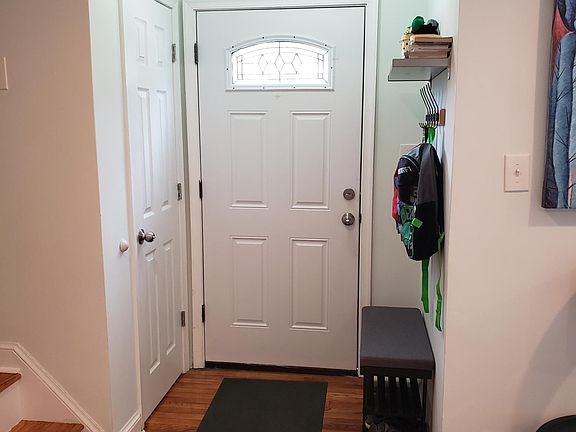 2nd image of 7013 Mason St