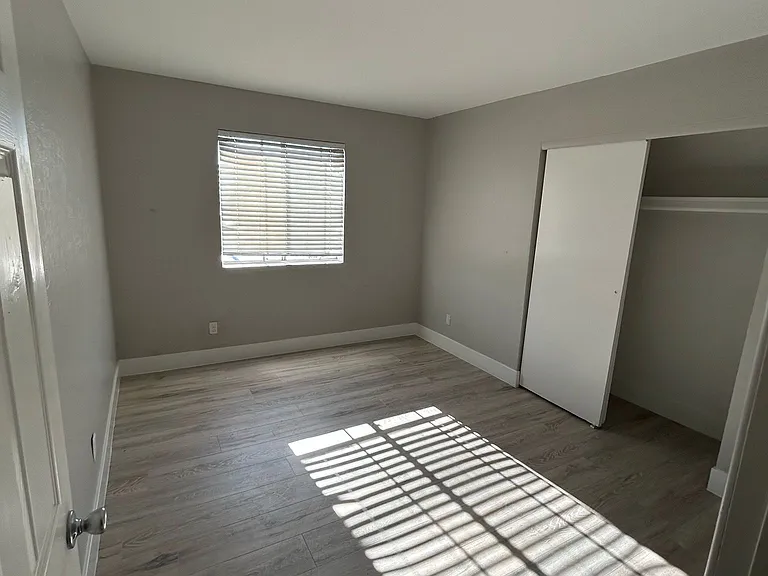 16602 N 25th St #218 — Photo 9