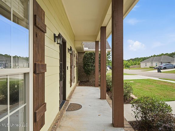 4th image of 53 Caitlynn Cir