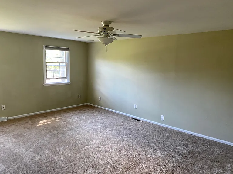610 Westmont Dr — Photo 6