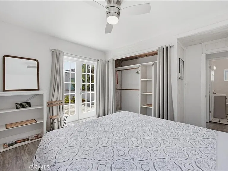 422 S Juanita Ave — Photo 16