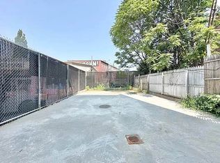 502 Meeker Ave #1B, Brooklyn, NY 11222