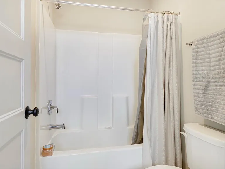 6209 Morning Glory Dr — Photo 40
