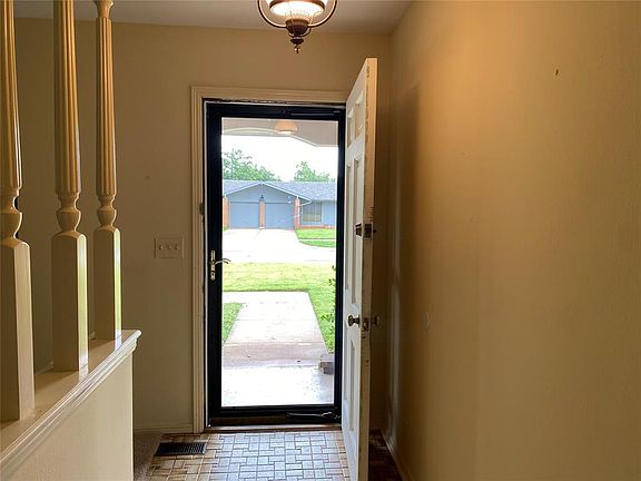 2nd image of 2520 NW 116th St