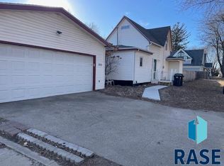 303 E Adams St, Inwood, IA 51240