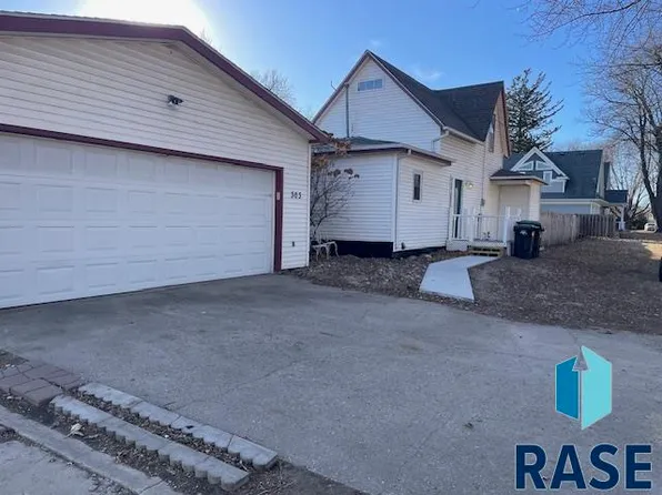 303 E Adams St, Inwood, IA 51240