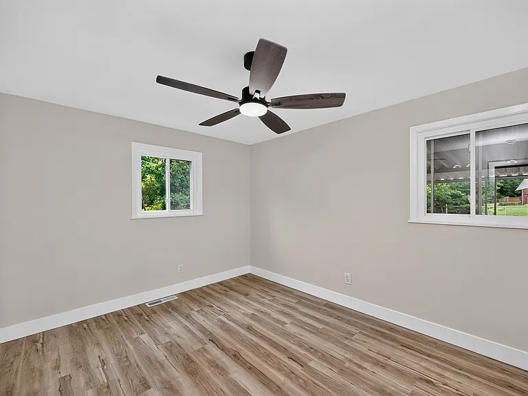 861 W Galbraith Rd — Photo 29