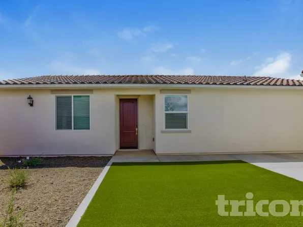 662 Susanne St Unit 2, Corona, CA 92882
