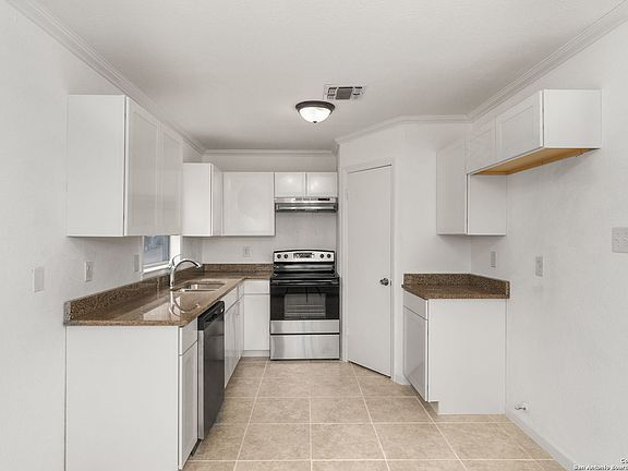 4th image of 5218 Gordon Cooper Dr