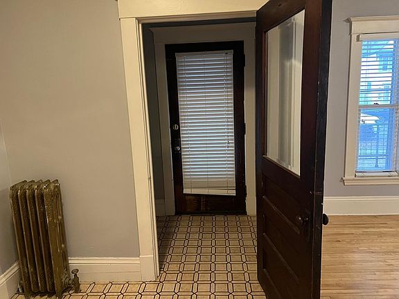 3rd image of 3038 Harriet Ave #1