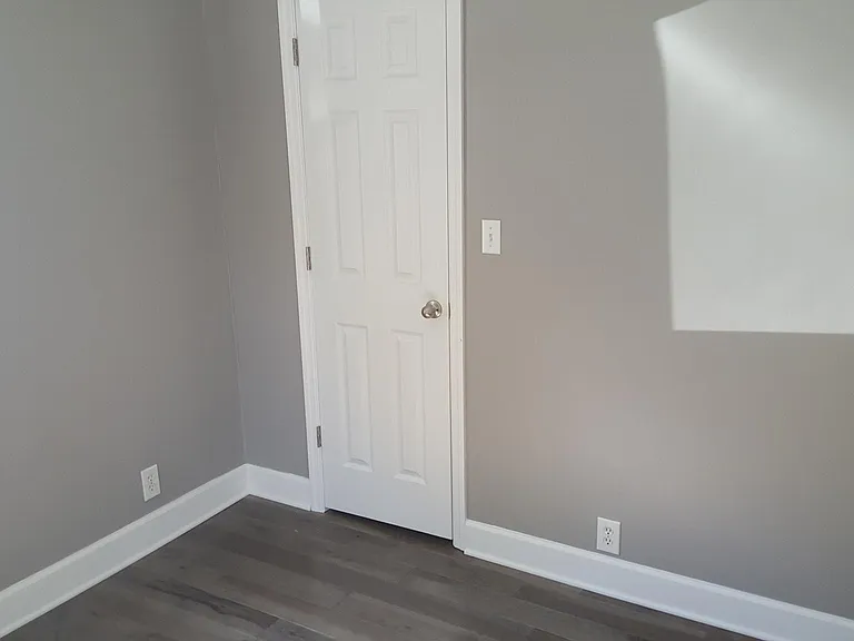 2109 Eledge Rd — Photo 2
