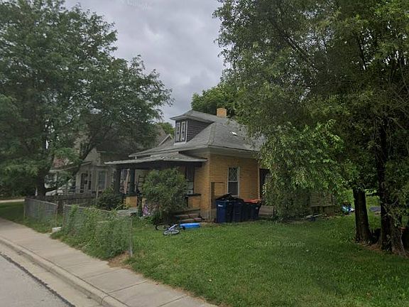 3rd image of 454 Riverside Dr