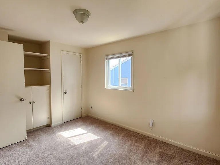 27 S Hudson St — Photo 12