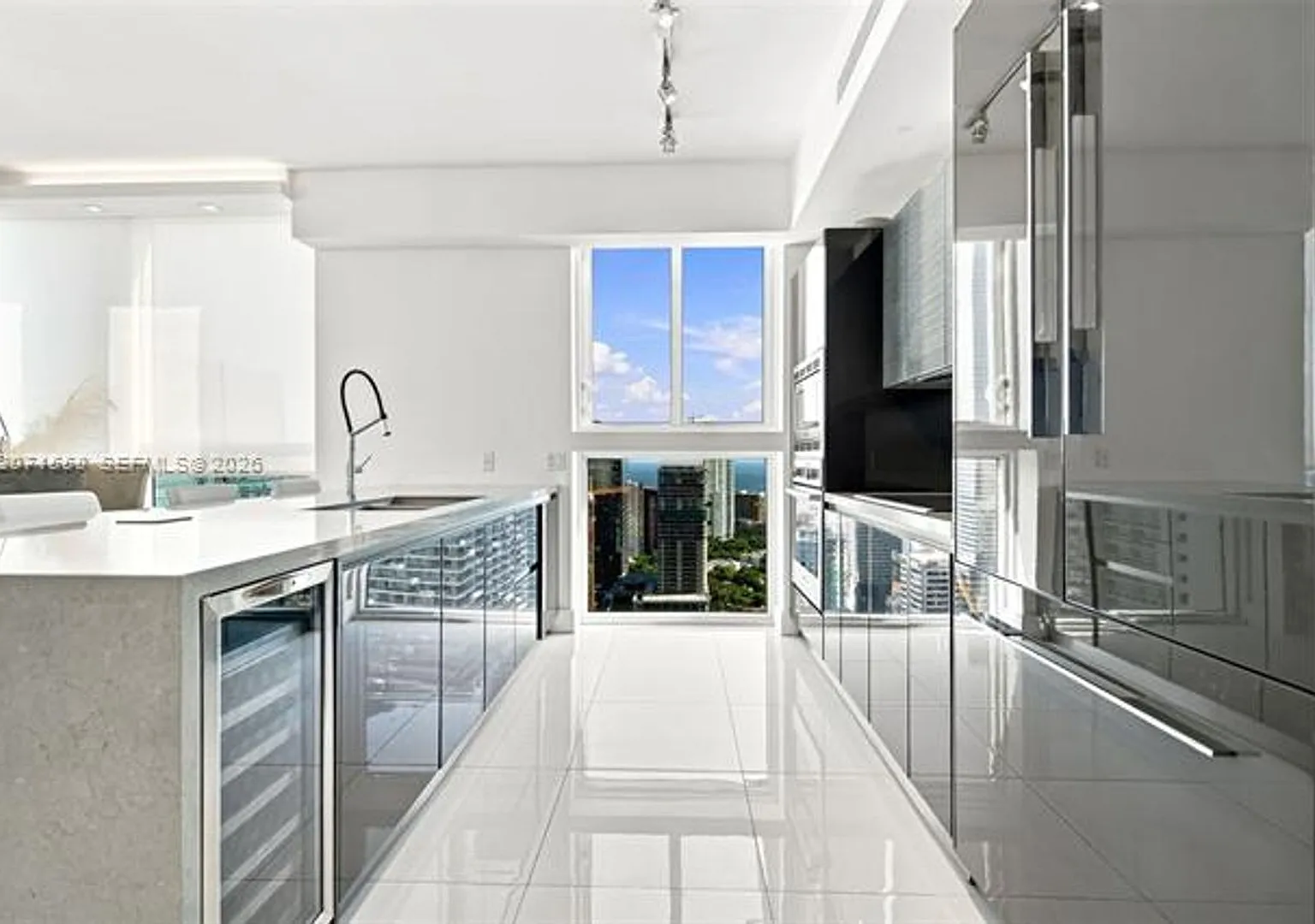 1080 Brickell Ave cu-3800, Miami, FL 33131 — Photo 1