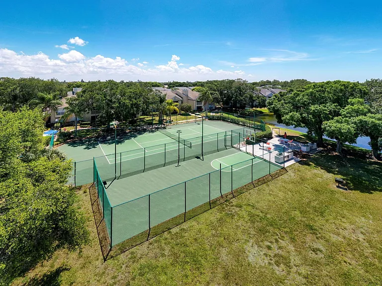 Sawgrass Cove — Photo 16