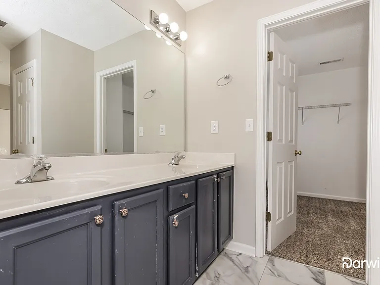 704 Sunmeadow Dr — Photo 10