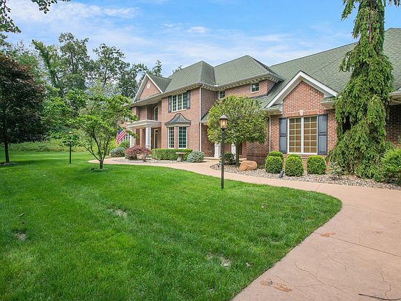 2nd image of 56089 Stone Hill Ct