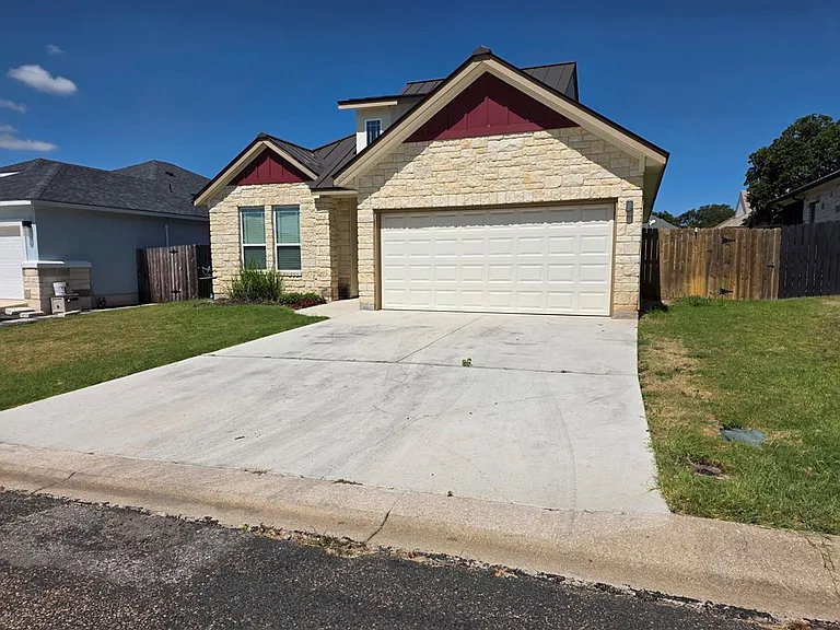 227 Dudley Way — Photo 2