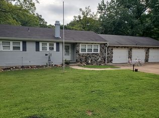 2100 Cedar Dr, High Ridge, MO 63049