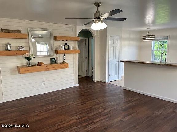 3rd image of 1112 Crestfield Way