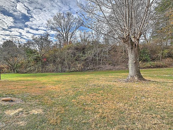 3rd image of 187 Switch Yard Ln