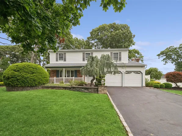 63 Woodview Lane, Centereach, NY 11720