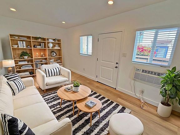 3rd image of 3918 W 27th St #3/4
