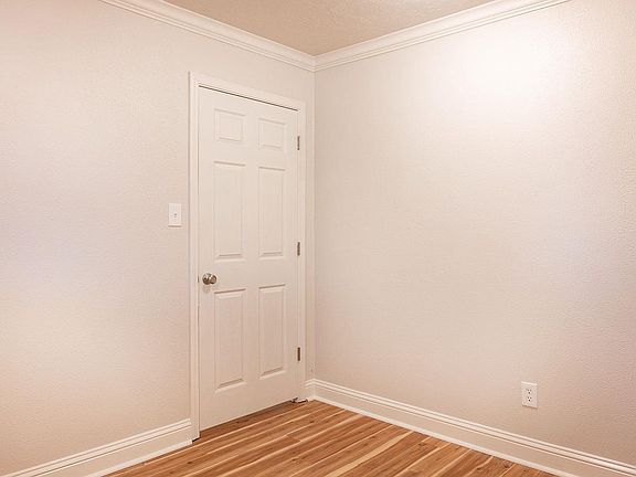 4th image of 50 Idlewild St