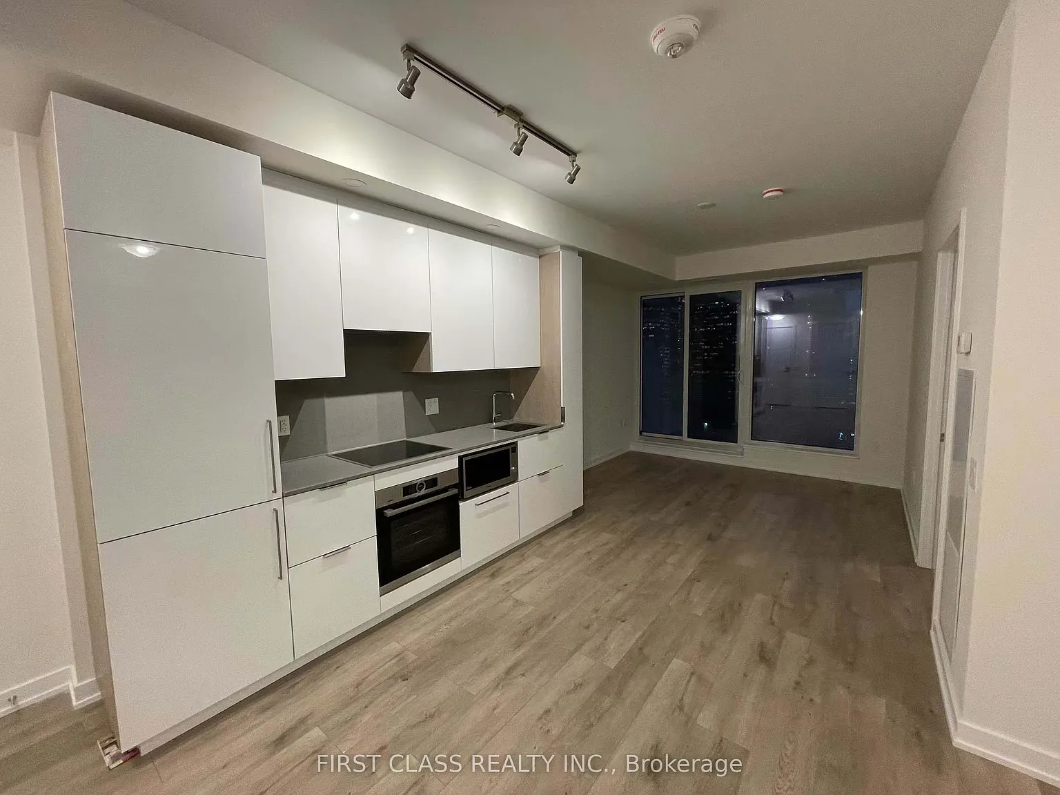 2 bed, $2,575 — Photo 2