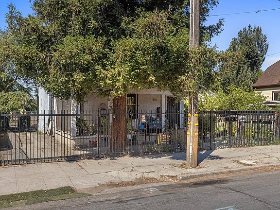 3rd image of 1211 E Main St