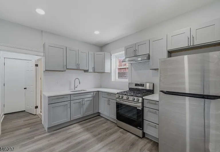 489 E 22nd St #1 — Photo 8