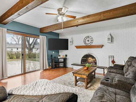 2nd image of 3014 Bond Pl