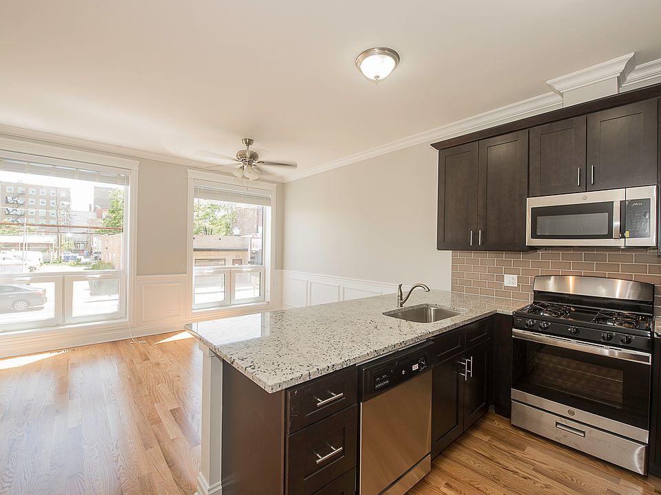 1st image of 2346 W Grand Ave #1S