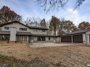 1648 N 2100 East Rd, Assumption, IL 62510