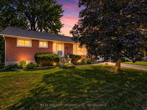 283 Camden Rd, Greater Napanee, ON K7R 1E7