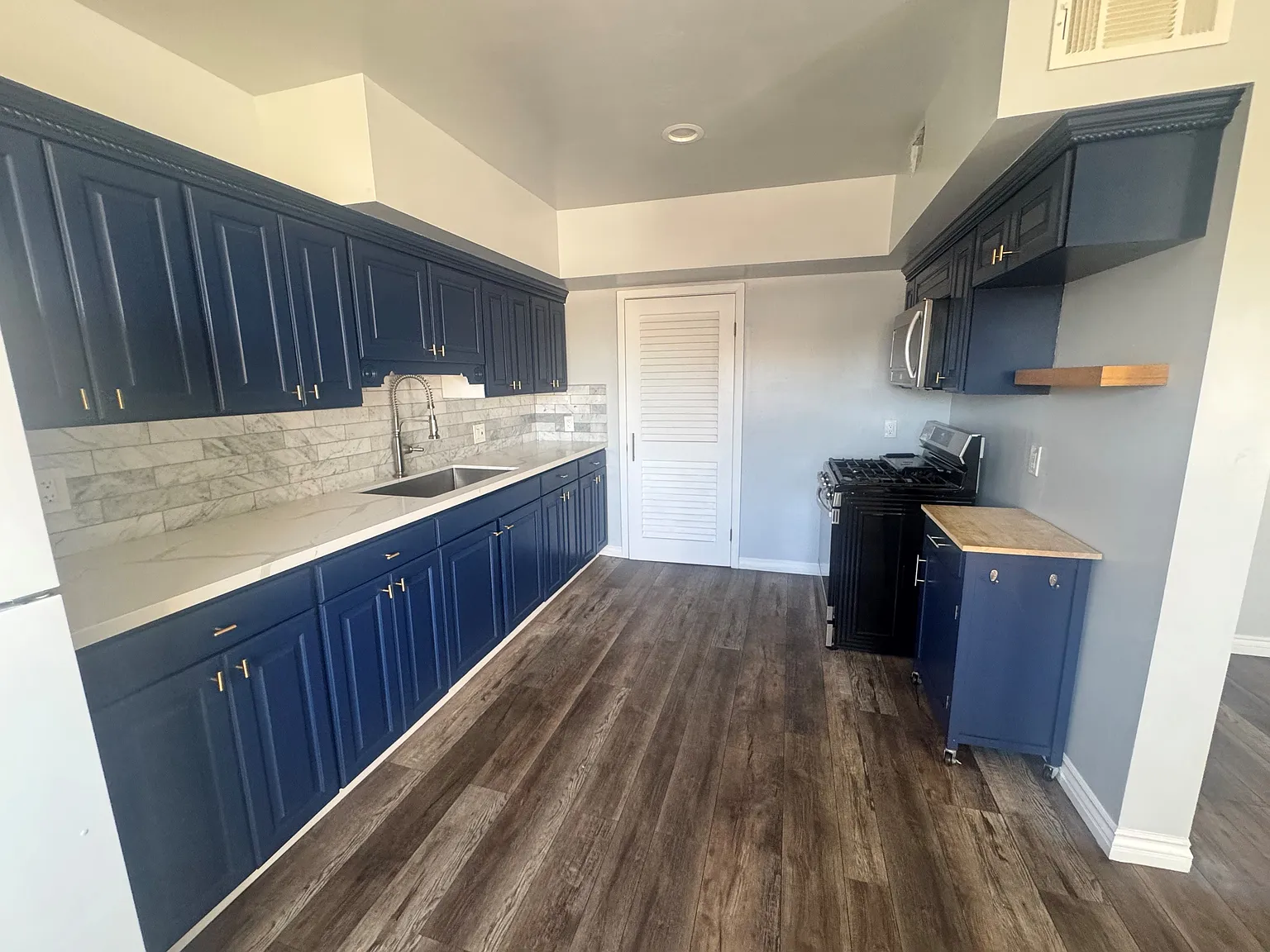 2 bed, 1200 sqft, $3,150 — Photo 3