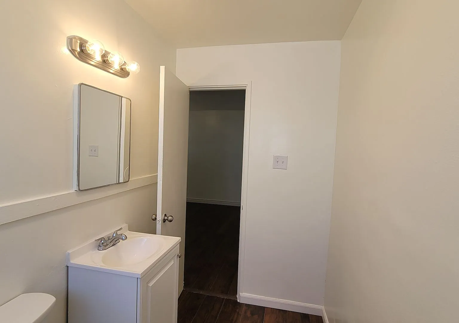 8th Street NW-601 — Photo 2