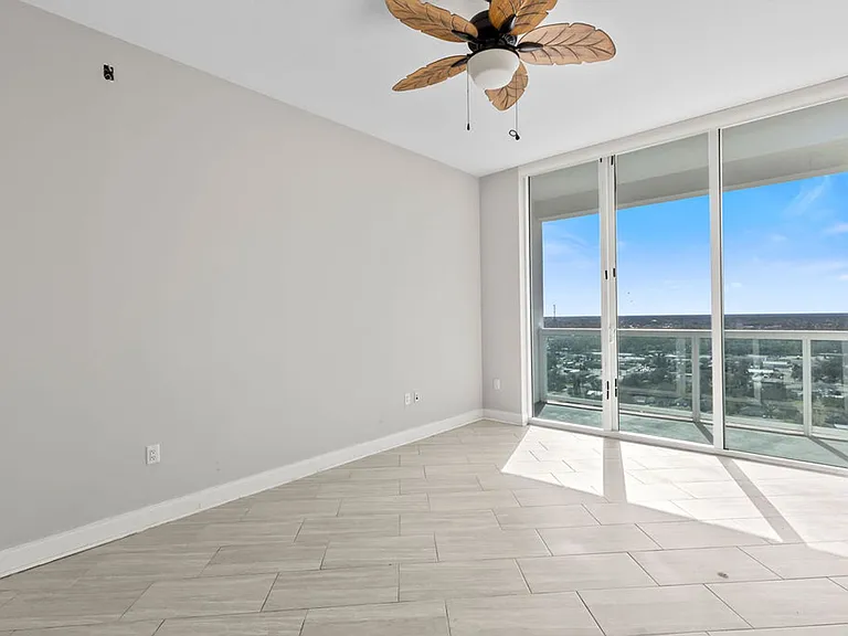 241 Riverside Dr #2610 — Photo 14