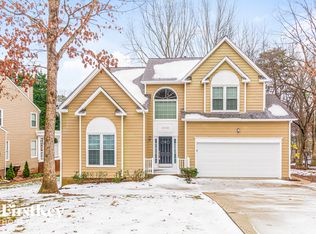 2009 Warwickshire Dr, Greensboro, NC 27455
